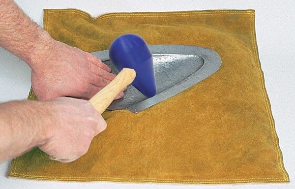 Eastwood Panel Beating Sandbag & Teardrop Mallet Kit